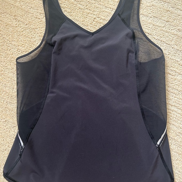 Lululemon tank top. Size 6 - Picture 1 of 5
